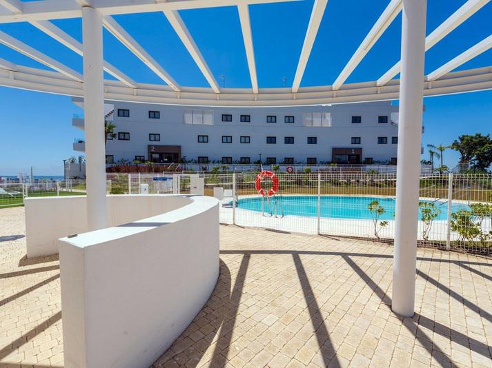 Brand New Ground-Floor Apartment with Private Garden – One 80 Suites, Estepona