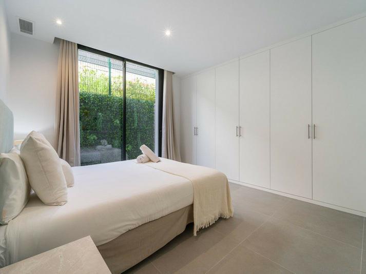Villa Chic Contemporary Villa with Heated Pool – Atalaya, Estepona