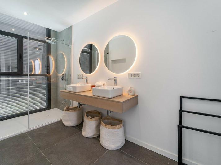 Villa Chic Contemporary Villa with Heated Pool – Atalaya, Estepona