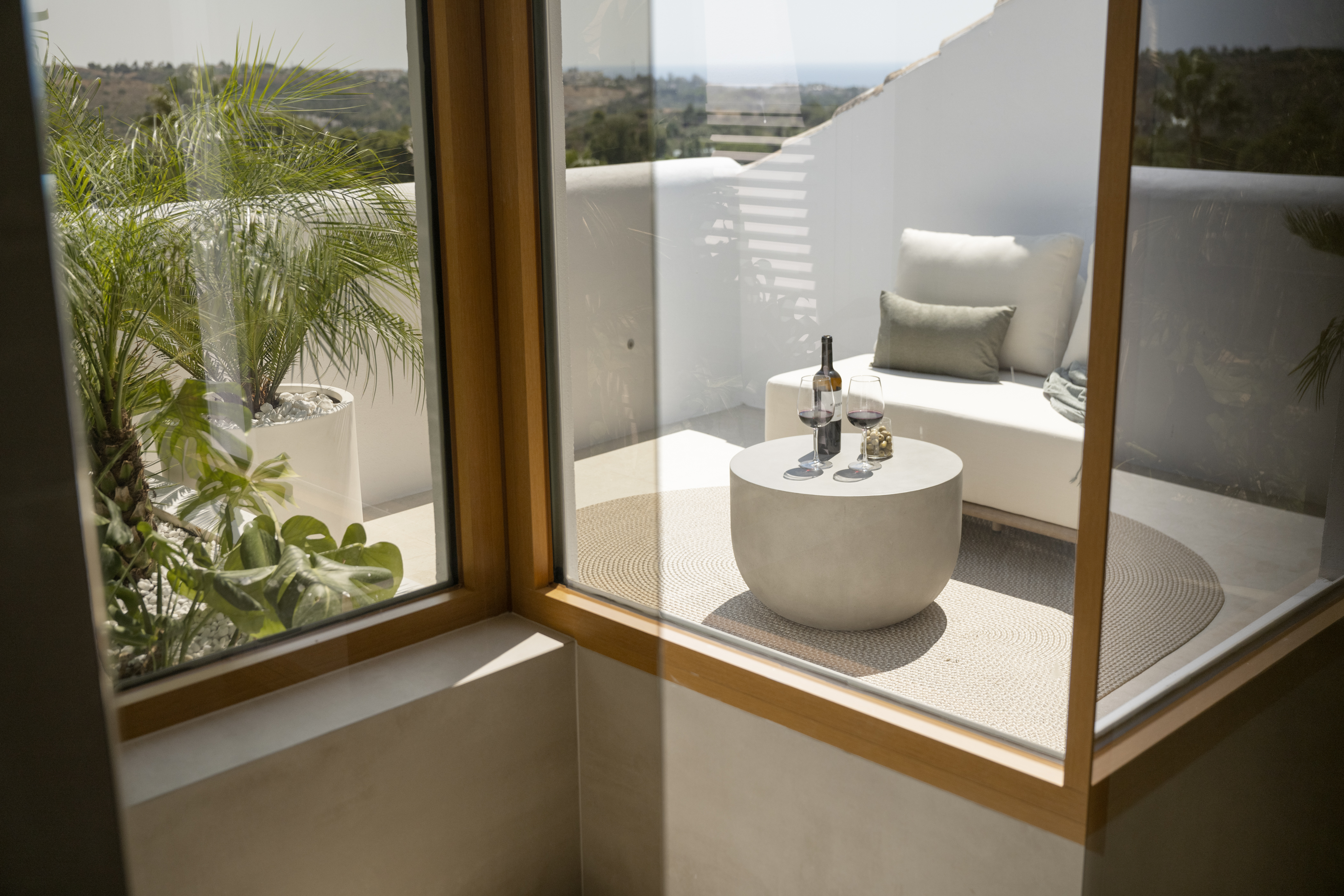 Gem Townhouse in Aloha, Nueva Andalucía – Sea and La Concha Views