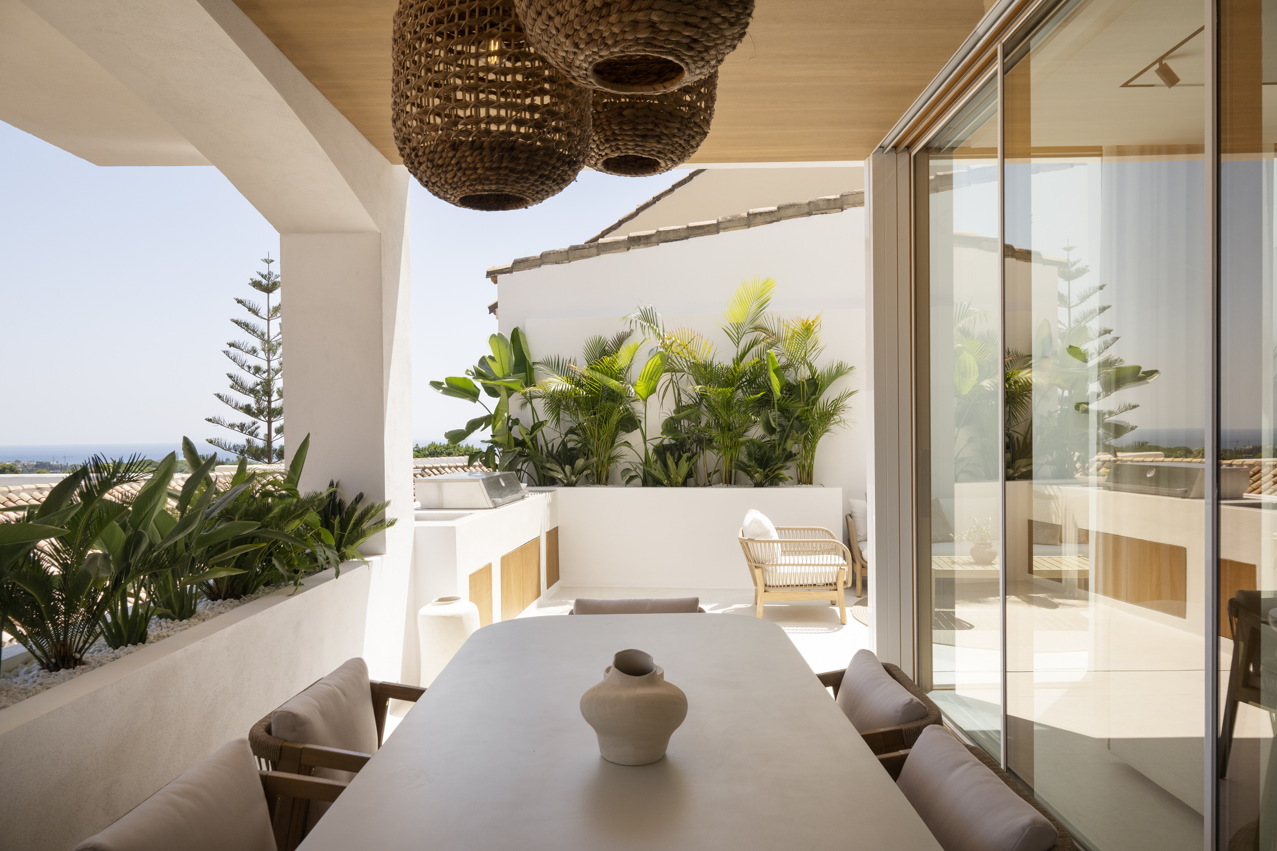 Gem Townhouse in Aloha, Nueva Andalucía – Sea and La Concha Views