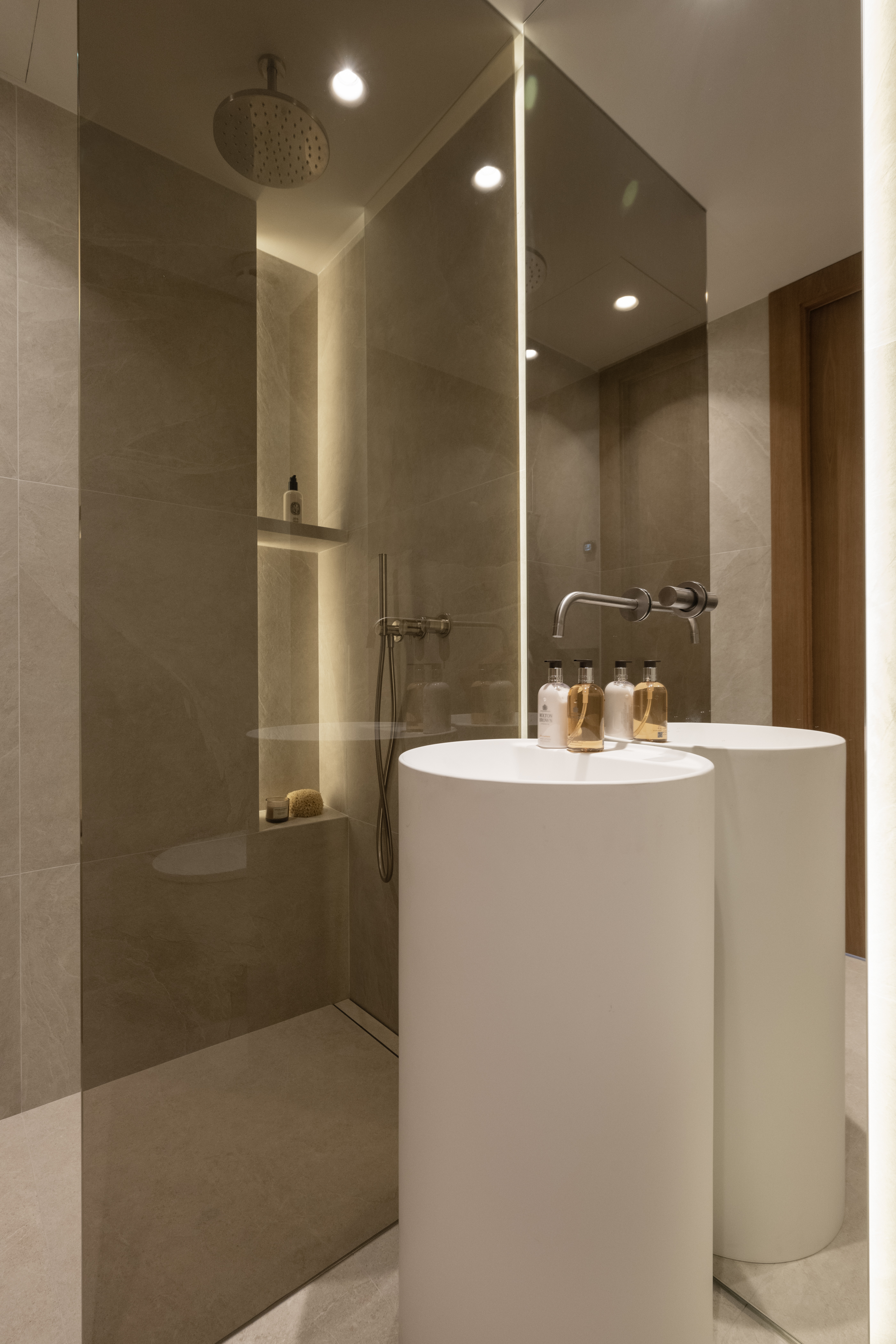 Gem Townhouse in Aloha, Nueva Andalucía – Sea and La Concha Views