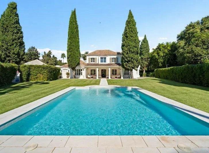 Detached Villa 5 Bedrooms 3 Bathrooms in Guadalmina Baja