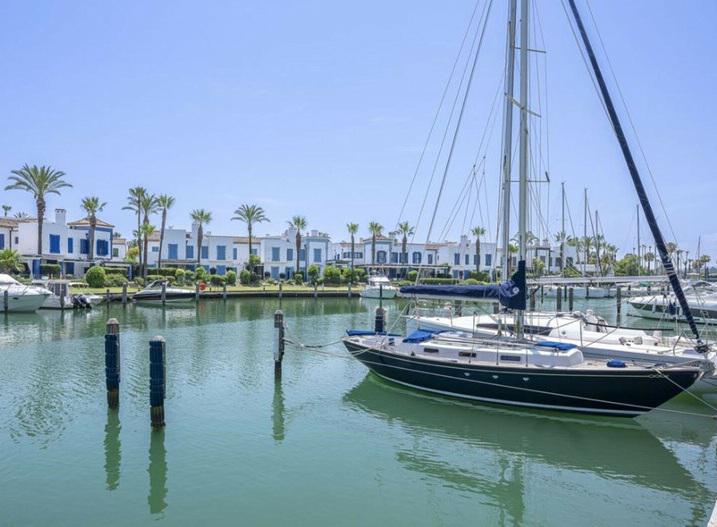 Ground Floor Apartment 2 Bedrooms 2 Bathrooms in Sotogrande