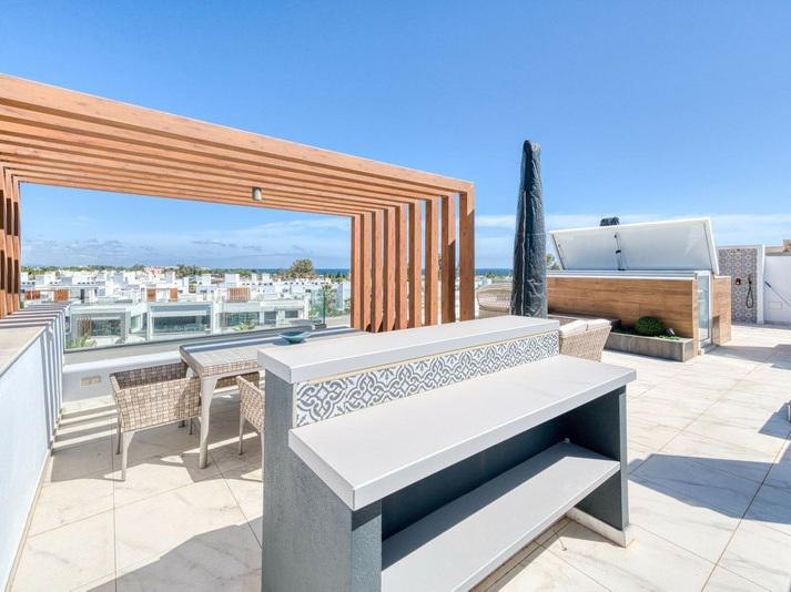 Penthouse 3 Bedrooms 3 Bathrooms in Bel Air