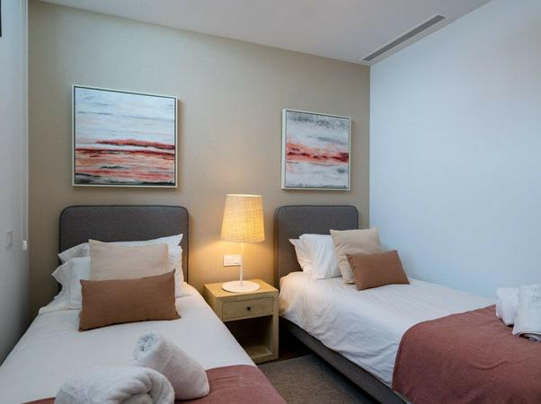 Townhouse 5 Bedrooms 3 Bathrooms in Cabopino