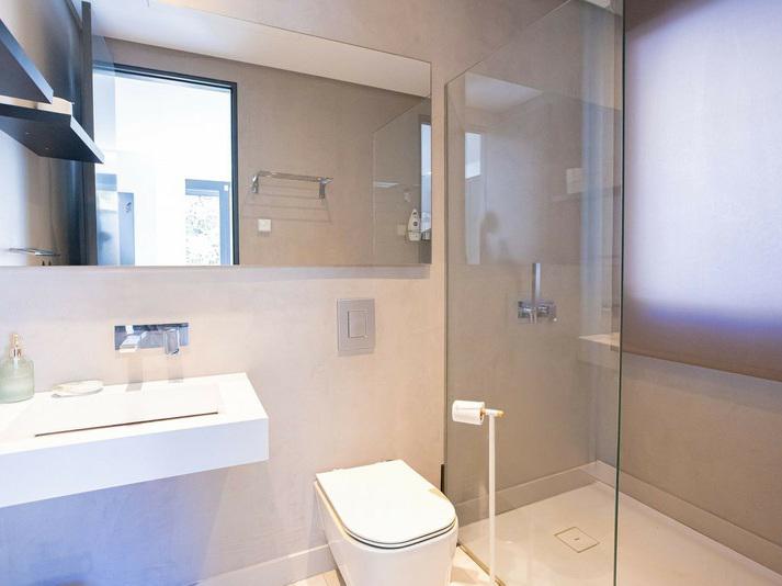 Contemporary Villa with Private Pool and Gym – Marbella
