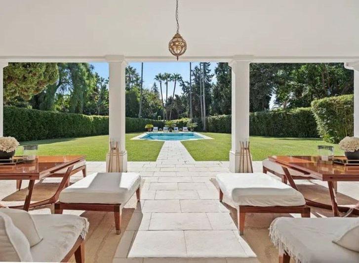 Detached Villa 5 Bedrooms 3 Bathrooms in Guadalmina Baja