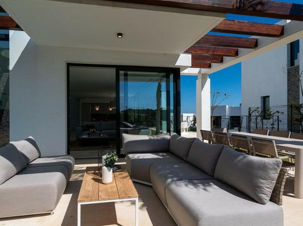Townhouse 5 Bedrooms 3 Bathrooms in Cabopino