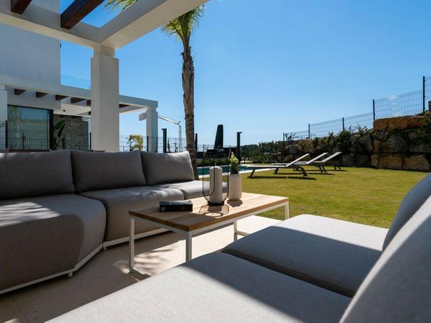 Townhouse 5 Bedrooms 3 Bathrooms in Cabopino