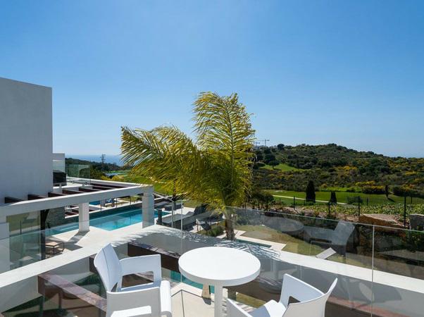 Townhouse 5 Bedrooms 3 Bathrooms in Cabopino