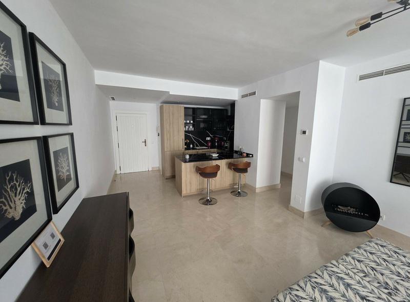 Middle Floor Apartment 3 Bedrooms 2 Bathrooms in Nueva Andalucía
