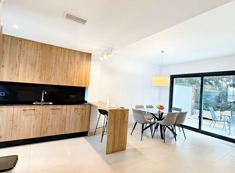 Townhouse 2 Bedrooms 3 Bathrooms in El Paraiso