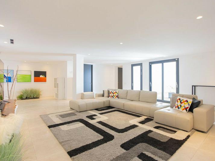 Contemporary Villa with Private Pool and Gym – Marbella