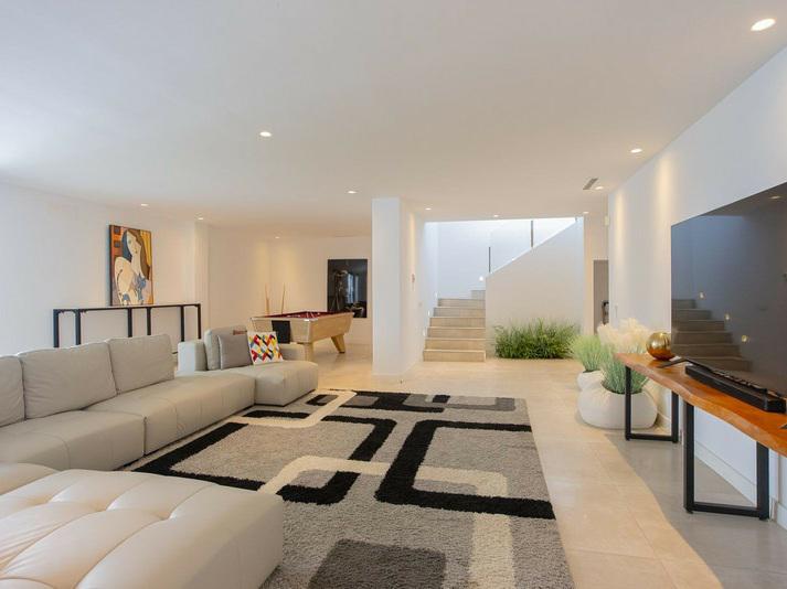 Contemporary Villa with Private Pool and Gym – Marbella