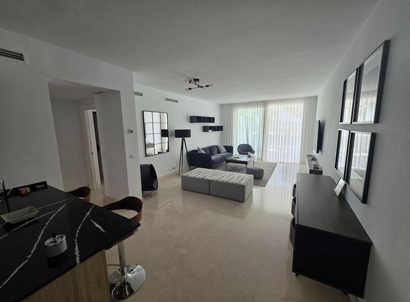 Middle Floor Apartment 3 Bedrooms 2 Bathrooms in Nueva Andalucía