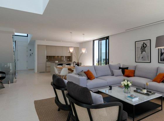 Townhouse 5 Bedrooms 3 Bathrooms in Cabopino