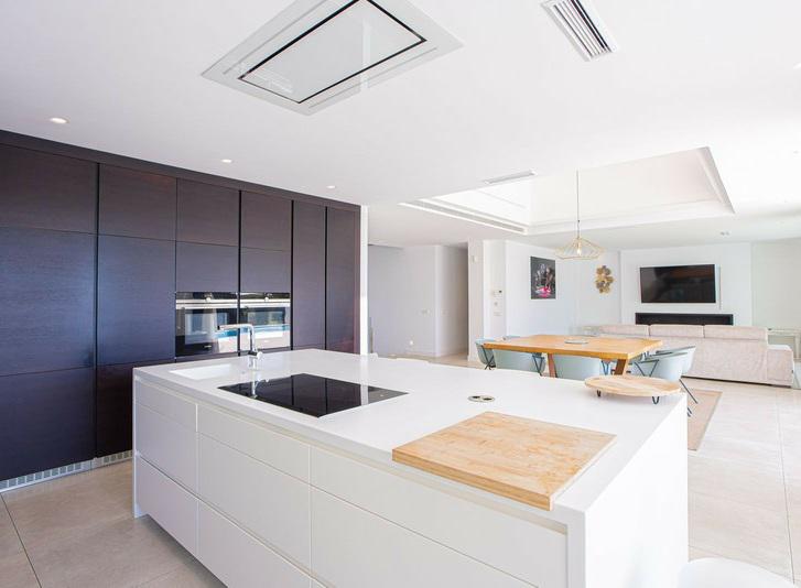 Contemporary Villa with Private Pool and Gym – Marbella