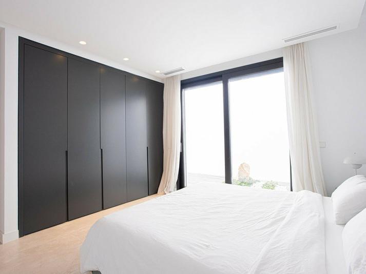 Contemporary Villa with Private Pool and Gym – Marbella
