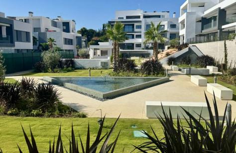 Middle Floor Apartment 2 Bedrooms   in Estepona