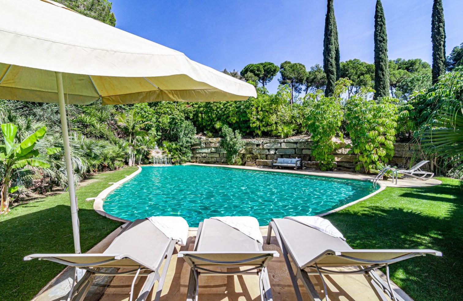 Luxury Villa with Private Pool in Rio Real Golf – Marbella East