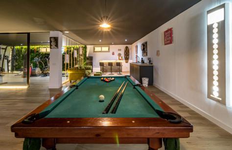 Luxury Villa with Private Pool in Rio Real Golf – Marbella East