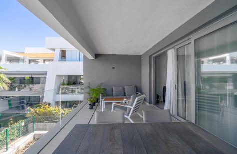 Middle Floor Apartment 4 Bedrooms 2 Bathrooms in Estepona