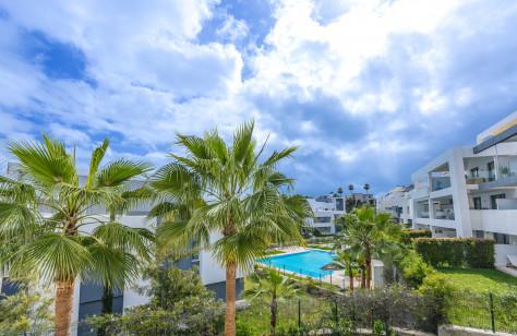 Middle Floor Apartment 2 Bedrooms   in Estepona