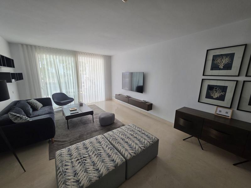 Middle Floor Apartment 3 Bedrooms 2 Bathrooms in Nueva Andalucía