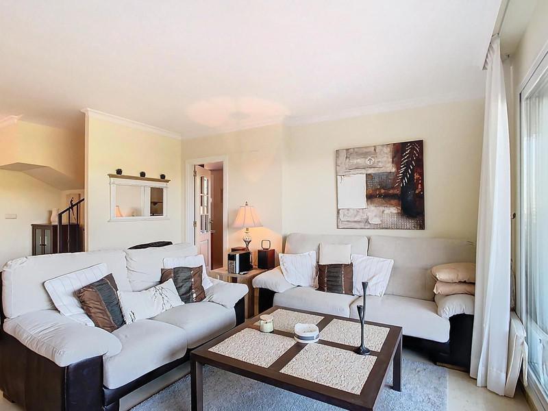 Penthouse in Lagos de Santa María, Elviria – Long-Term Rental