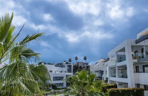 Middle Floor Apartment 2 Bedrooms   in Estepona