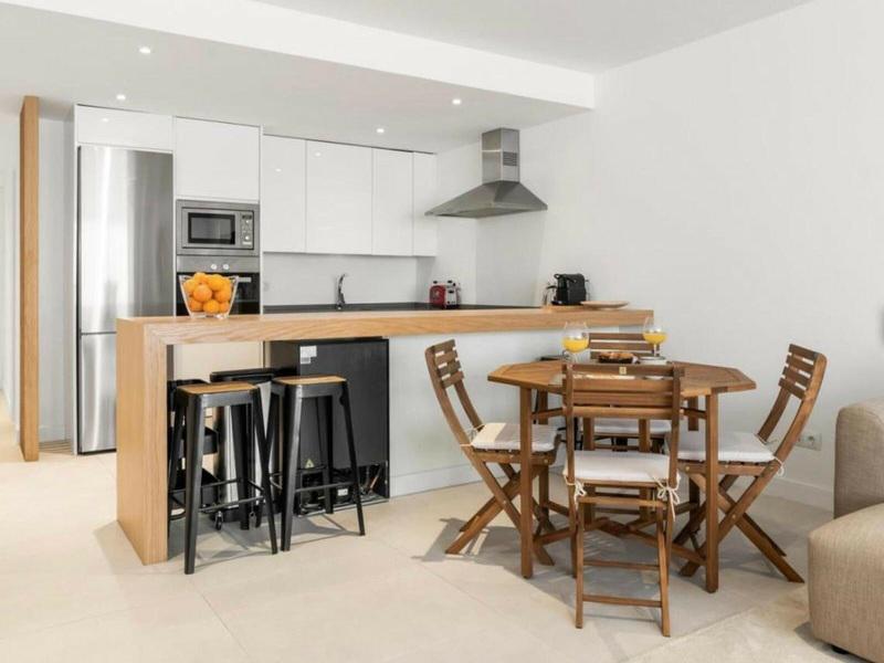Middle Floor Apartment 3 Bedrooms 2 Bathrooms in Puerto Banús