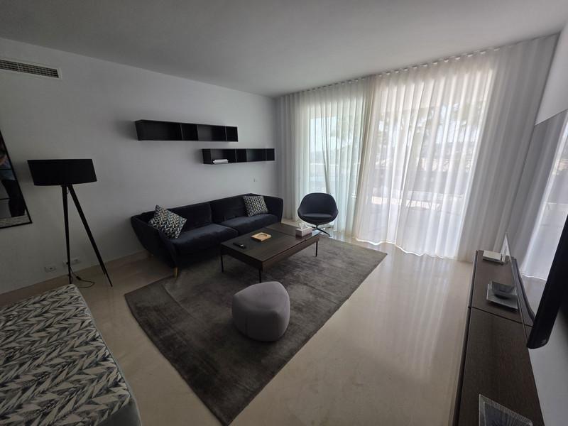 Middle Floor Apartment 3 Bedrooms 2 Bathrooms in Nueva Andalucía