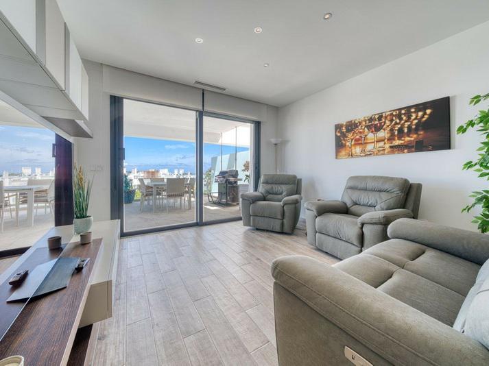 Penthouse 3 Bedrooms 3 Bathrooms in Bel Air