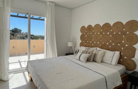 Penthouse 4 Bedrooms 1 Bathroom in La Quinta