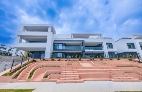 Middle Floor Apartment 2 Bedrooms   in Estepona