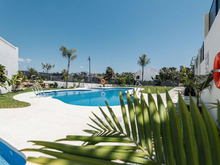 Townhouse 2 Bedrooms 3 Bathrooms in El Paraiso