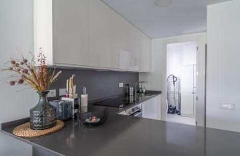 Middle Floor Apartment 4 Bedrooms 2 Bathrooms in Estepona