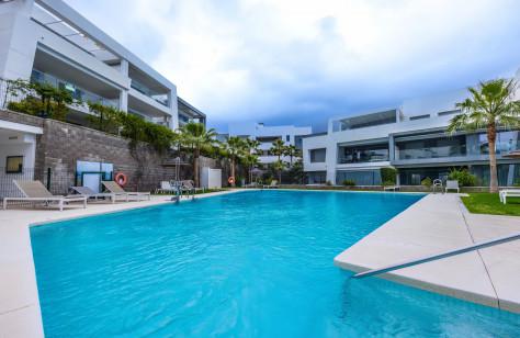 Middle Floor Apartment 2 Bedrooms   in Estepona