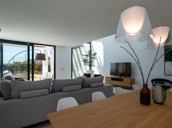 Townhouse 5 Bedrooms 3 Bathrooms in Cabopino