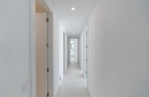 Middle Floor Apartment 4 Bedrooms 2 Bathrooms in Estepona