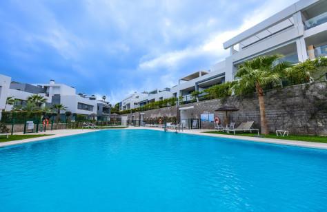 Middle Floor Apartment 2 Bedrooms   in Estepona