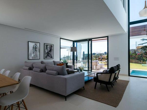 Townhouse 5 Bedrooms 3 Bathrooms in Cabopino
