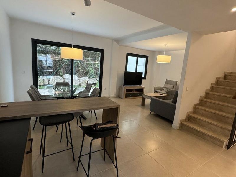 Modern Townhouse in El Paraíso – Long Term Rental
