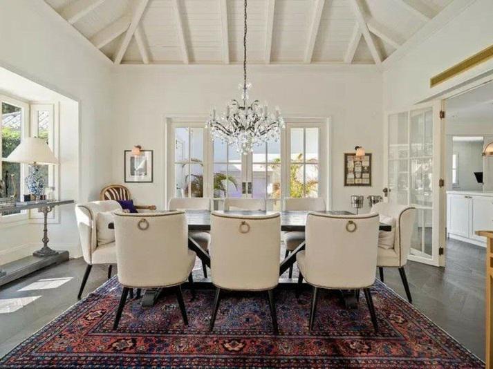 Detached Villa 5 Bedrooms 3 Bathrooms in Guadalmina Baja