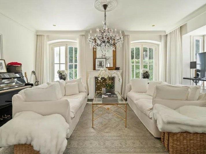 Detached Villa 5 Bedrooms 3 Bathrooms in Guadalmina Baja