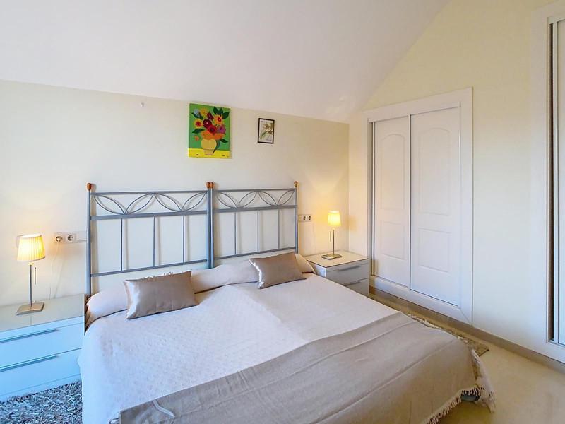 Penthouse in Lagos de Santa María, Elviria – Long-Term Rental