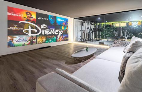 Luxury Villa with Private Pool in Rio Real Golf – Marbella East