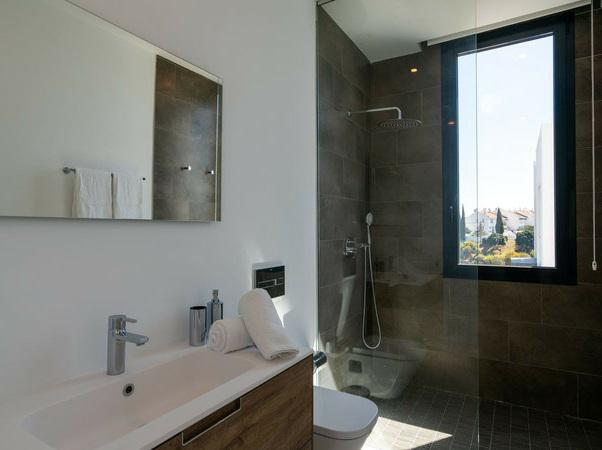 Townhouse 5 Bedrooms 3 Bathrooms in Cabopino