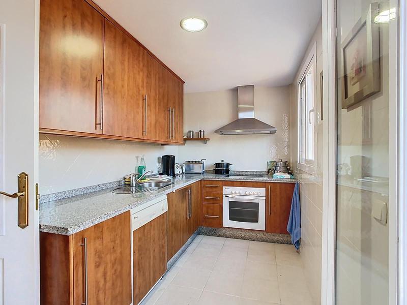 Penthouse in Lagos de Santa María, Elviria – Long-Term Rental